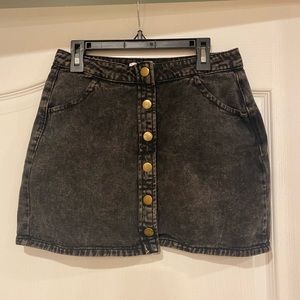 Women’s Black Jean Mustard Seed Skirt Size Medium (Like New Condition)